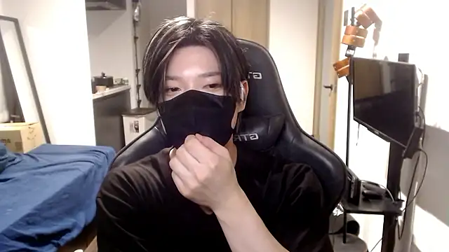 Mei-Tanaka online show from 10.04.25