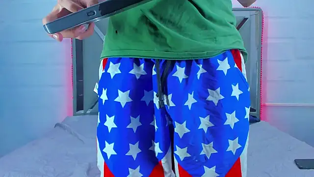 Snapshot of Averange_boys_X chatting on 10.26.25 Averange boys X online show from 10.26.25