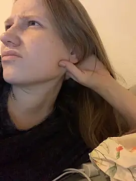 Snapshot of Leya_F chatting on 09.13.25 Leya F online show from 09.13.25