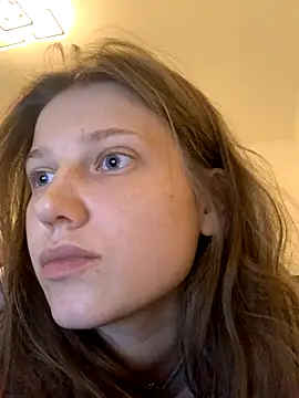 Snapshot of Leya_F chatting on 09.21.25 Leya F online show from 09.21.25