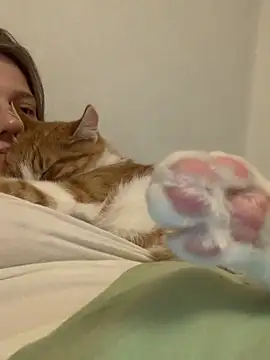 Snapshot of Leya_F chatting on 09.25.25 Leya F online show from 09.25.25