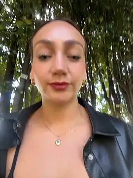 Ninabigtitied online show from 05.26.26