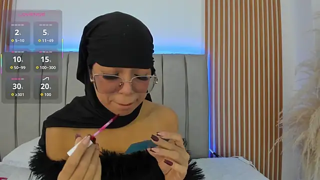 naishaa  online show from 12.04.25