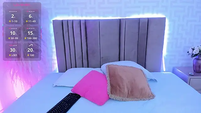 naishaa  online show from 03.17.26