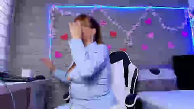 Snapshot of naomi_diamond_ chatting on 12.03.25 naomi diamond online show from 12.03.25