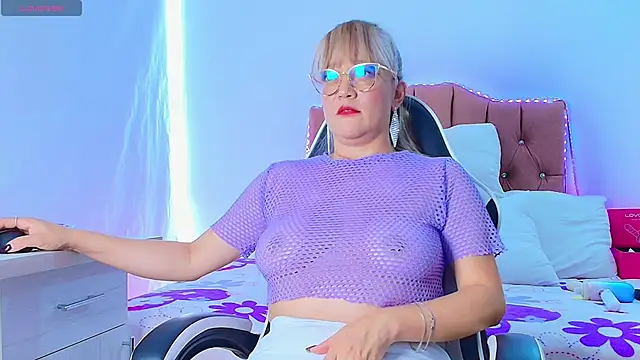 naomi diamond  online show from 04.21.26
