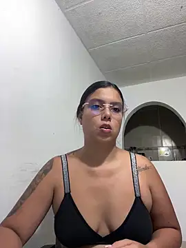 Snapshot of LICEET chatting on 10.03.25 LICEET online show from 10.03.25