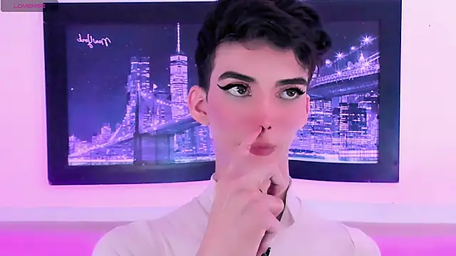 Snapshot of Baby_FenixTS chatting on 10.18.25 Baby FenixTS online show from 10.18.25