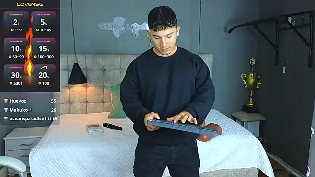 Horny nick18 online show from 10.24.25