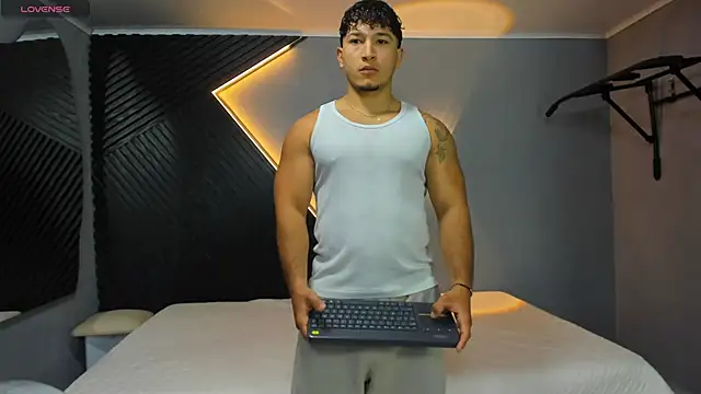 Horny nick18 online show from 04.20.26