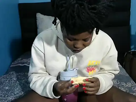 SweetHoney21  online show from 02.17.26