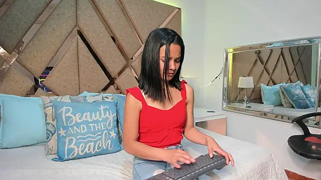 BelhaLawuo online show from 11.21.25