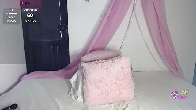 Snapshot of ms_ivanna chatting on 05.26.26 ms ivanna online show from 05.26.26