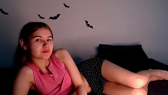 litle owl online show from 11.01.25