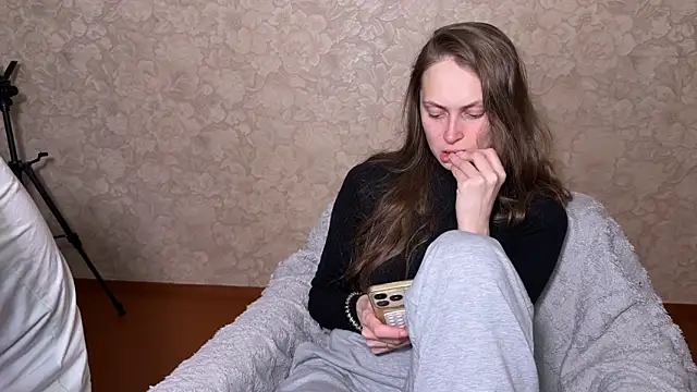 Snapshot of cutemilana_sexwife chatting on 01.07.26 cutemilana sexwife online show from 01.07.26