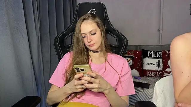 Snapshot of cutemilana_sexwife chatting on 01.19.26 cutemilana sexwife online show from 01.19.26