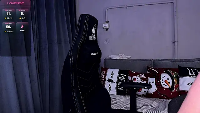 Snapshot of cutemilana_sexwife chatting on 02.11.26 cutemilana sexwife online show from 02.11.26