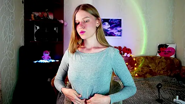 Snapshot of Luntryy chatting on 09.12.25 Luntryy online show from 09.12.25