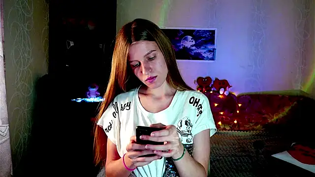 Snapshot of Luntryy chatting on 12.03.25 Luntryy online show from 12.03.25