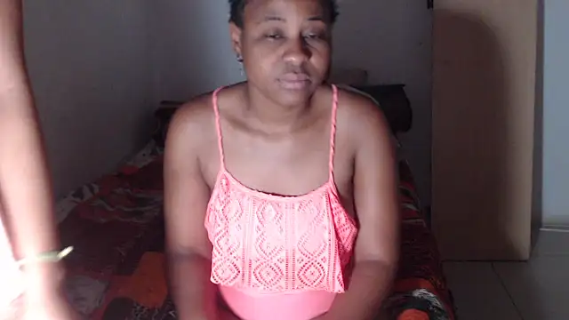 EssenceLovers online show from 10.31.25