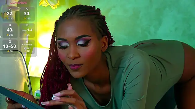 Izzie Sugar online show from 09.26.25