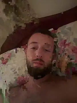 Snapshot of amnnnnnnnnnnn chatting on 09.17.25 amnnnnnnnnnnn online show from 09.17.25