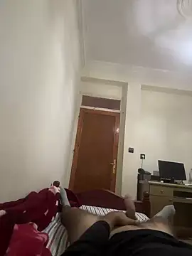 Snapshot of amnnnnnnnnnnn chatting on 10.21.25 amnnnnnnnnnnn online show from 10.21.25