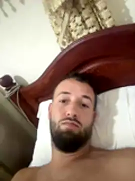 Snapshot of amnnnnnnnnnnn chatting on 10.23.25 amnnnnnnnnnnn online show from 10.23.25