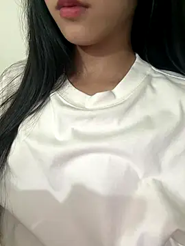 Snapshot of Desi_sara chatting on 09.12.25 Desi sara online show from 09.12.25