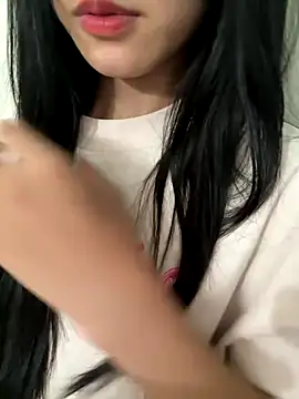 Snapshot of Desi_sara chatting on 09.23.25 Desi sara online show from 09.23.25