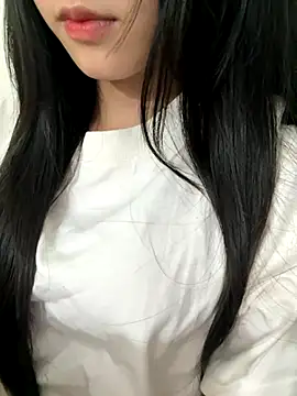 Snapshot of Desi_sara chatting on 10.04.25 Desi sara online show from 10.04.25