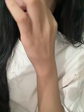 Snapshot of Desi_sara chatting on 10.27.25 Desi sara online show from 10.27.25