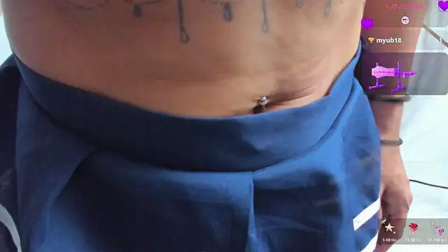 Snapshot of VickyVentura chatting on 10.03.25 VickyVentura online show from 10.03.25