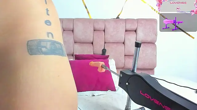 Snapshot of VickyVentura chatting on 02.03.26 VickyVentura online show from 02.03.26