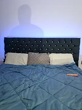 Snapshot of Couplexxx10@xh chatting on 10.29.25 Couplexxx10xh online show from 10.29.25