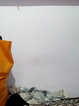 poojam93 online show from 10.28.25