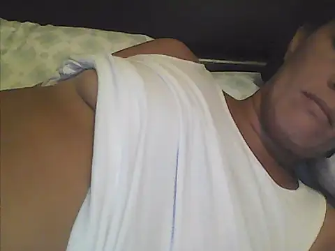 sarahkat86 online show from 12.13.25