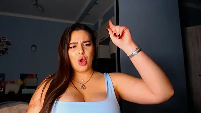 Snapshot of NikiWhite chatting on 09.16.25 NikiWhite online show from 09.16.25