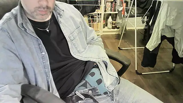 Snapshot of Chrisprngr chatting on 09.27.25 Chrisprngr online show from 09.27.25