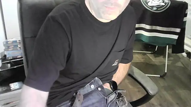 Snapshot of Chrisprngr chatting on 10.12.25 Chrisprngr online show from 10.12.25