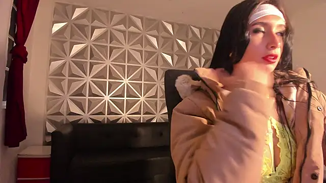 Snapshot of hellen_tease chatting on 09.15.25 hellen tease online show from 09.15.25