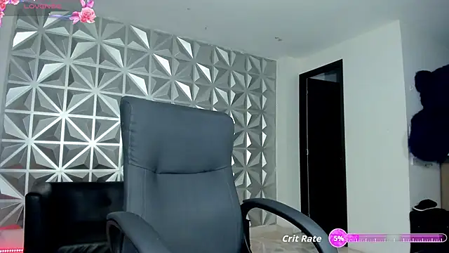 Snapshot of hellen_tease chatting on 10.18.25 hellen tease online show from 10.18.25