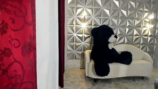 Snapshot of hellen_tease chatting on 11.25.25 hellen tease online show from 11.25.25