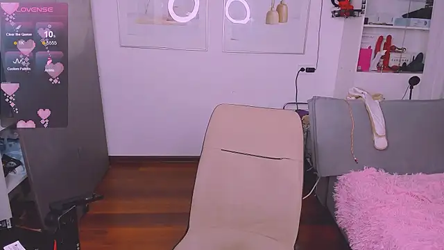 Snapshot of yoi_mika chatting on 01.07.26 yoi mika online show from 01.07.26