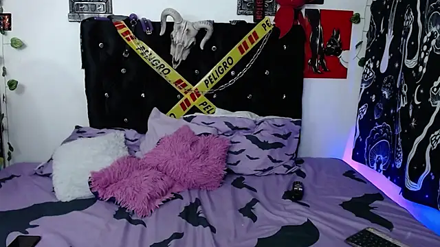 Snapshot of mayaREDdoll chatting on 02.12.26 mayaREDdoll online show from 02.12.26