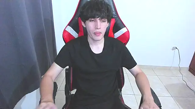 Snapshot of eren_188 chatting on 10.10.25 eren 188 online show from 10.10.25