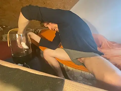 Salon1986 online show from 09.17.25