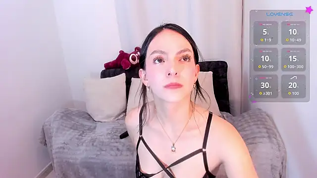 sarah saenz  online show from 05.17.26