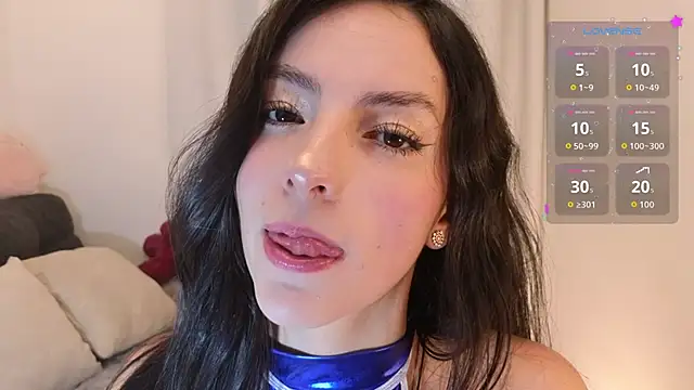 sarah saenz  online show from 06.18.26