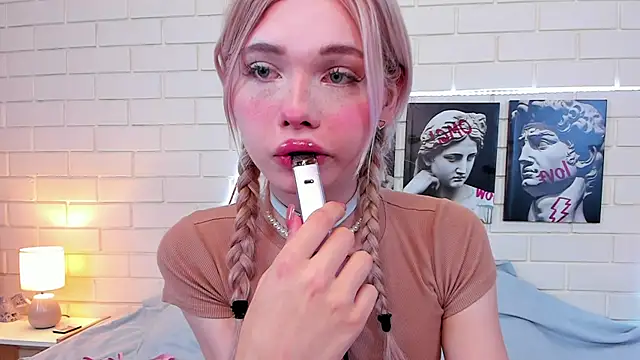 Blondy Fina online show from 09.19.25